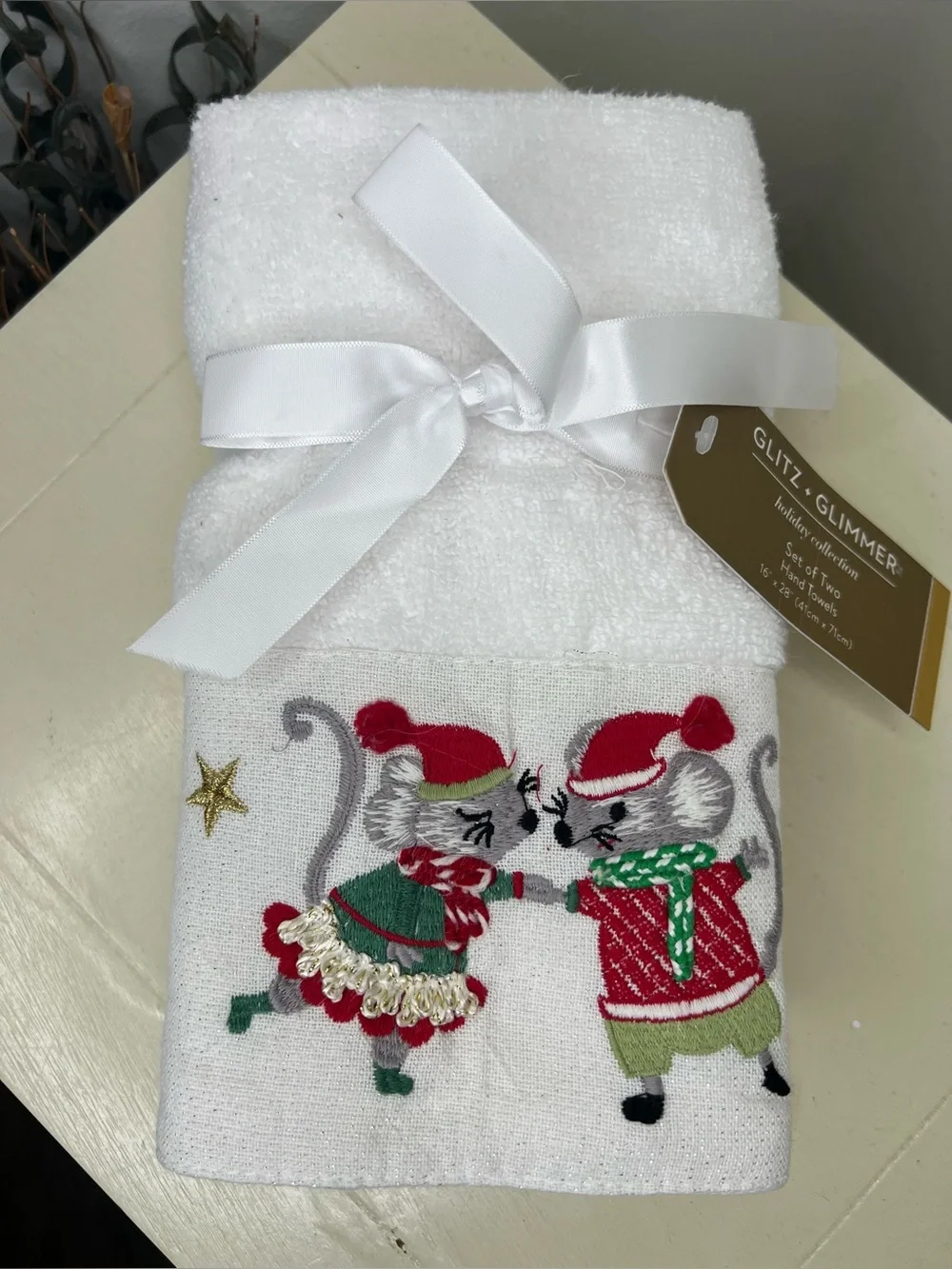 Brand New-Glitz & Glimmer Christmas Mice Hand Towels-Set of 2